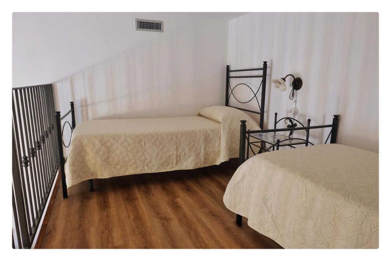 אבולה Morfeo Charming Rooms & Relax מראה חיצוני תמונה