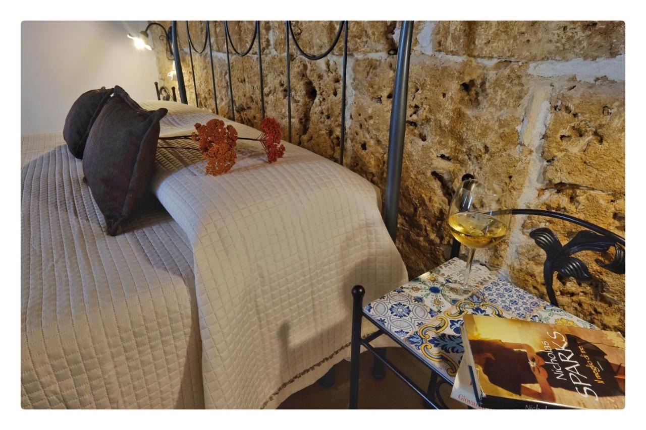 אבולה Morfeo Charming Rooms & Relax מראה חיצוני תמונה